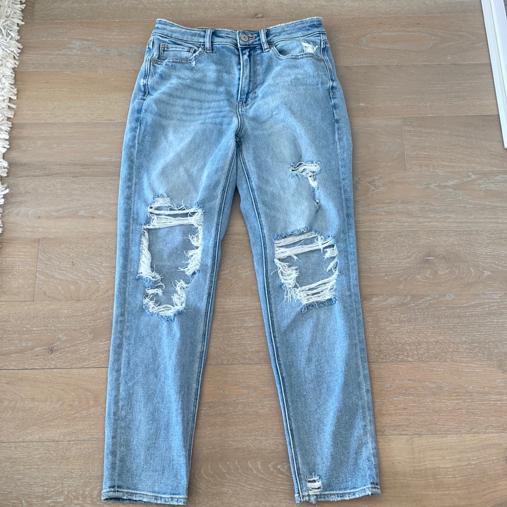 American Eagle Light Wash Stretch Mom Jeans
